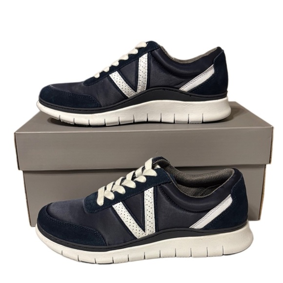 Vionic Shoes - Vionic Women's Navy and White Sneakers
